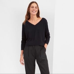 Everlane Crop V-Neck Cashmere Sweater, Dark Navy